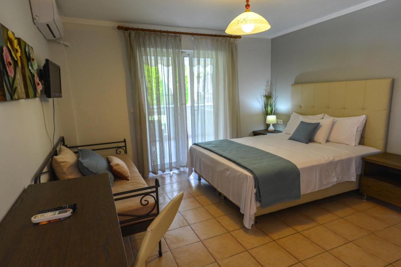 Michel Mar Studios & Apartments Neos Marmaras Bagian luar foto