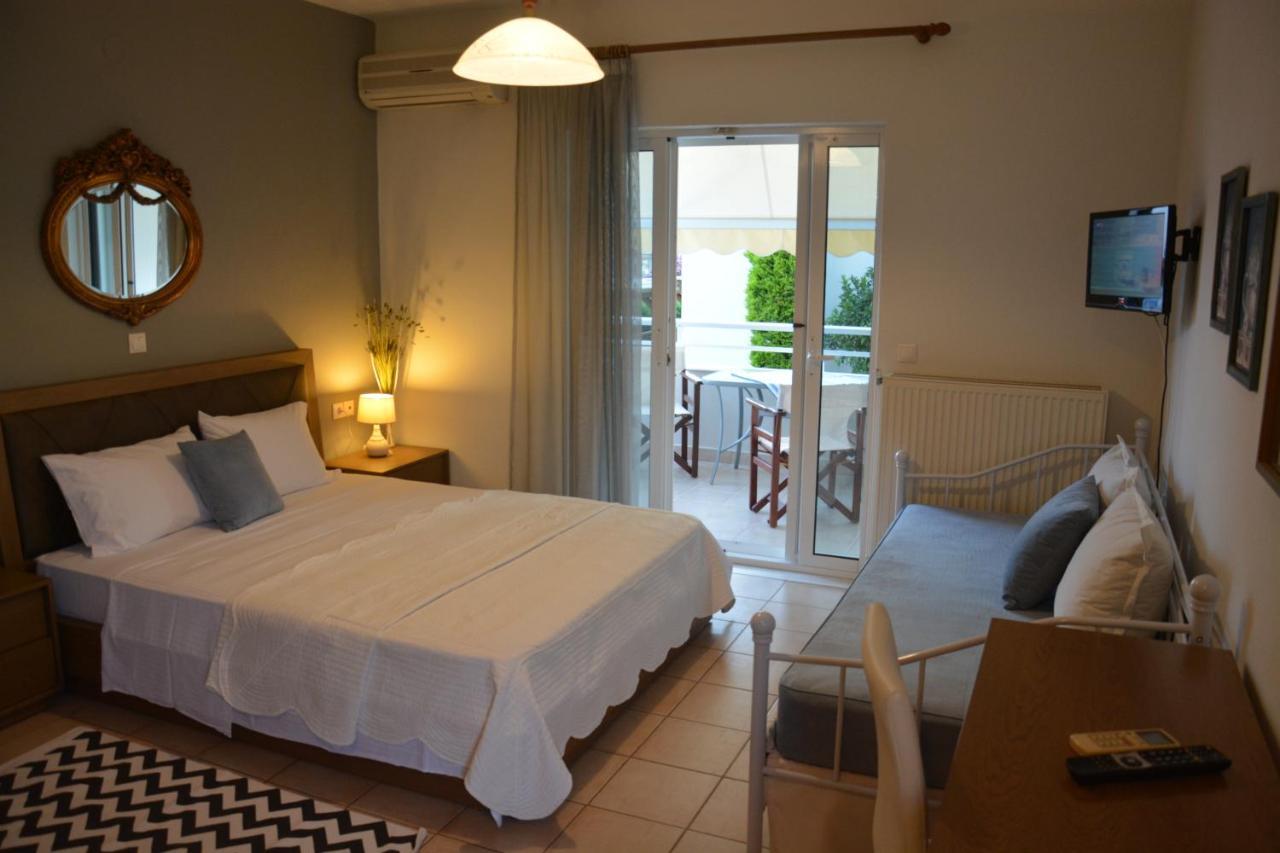 Michel Mar Studios & Apartments Neos Marmaras Bagian luar foto